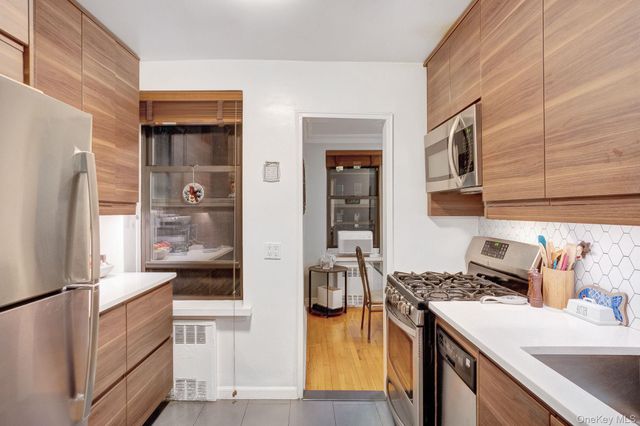 105-30 66th Avenue 3E, Forest Hills, NY 11375