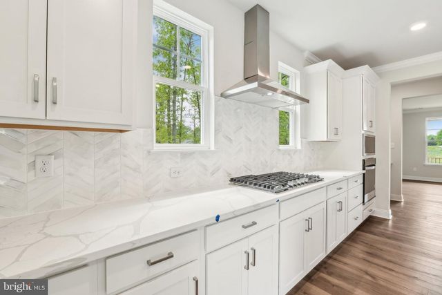 39 AVONWOODS DR, Staunton, VA 24401