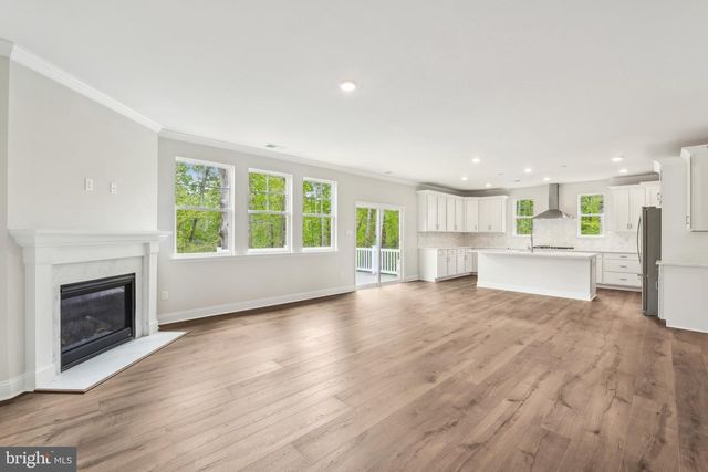 39 AVONWOODS DR, Staunton, VA 24401