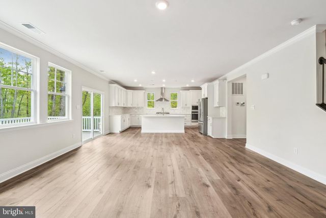 39 AVONWOODS DR, Staunton, VA 24401