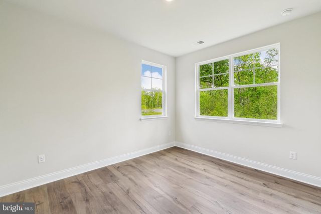 39 AVONWOODS DR, Staunton, VA 24401