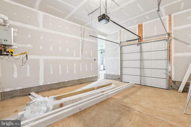 39 AVONWOODS DR, Staunton, VA 24401