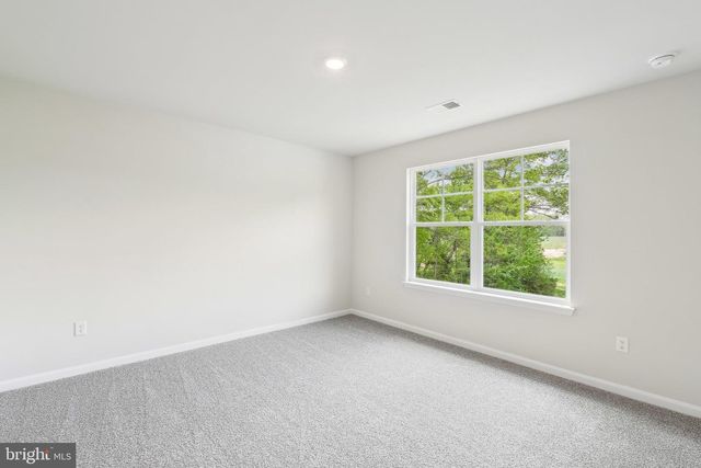 39 AVONWOODS DR, Staunton, VA 24401