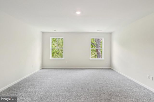 39 AVONWOODS DR, Staunton, VA 24401