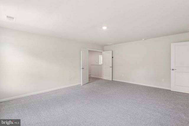 39 AVONWOODS DR, Staunton, VA 24401