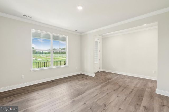 39 AVONWOODS DR, Staunton, VA 24401