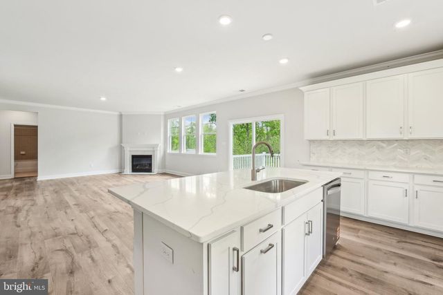 39 AVONWOODS DR, Staunton, VA 24401