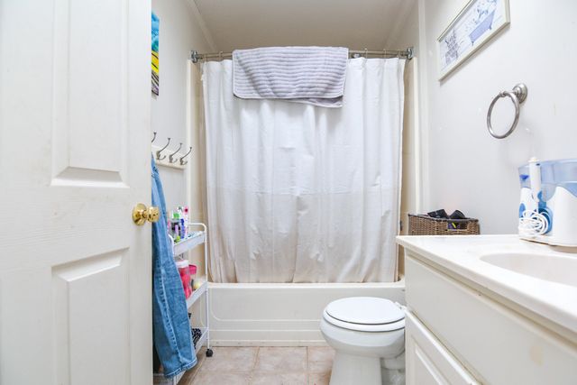 8 Lindy Avenue, Claremont, NH 03743