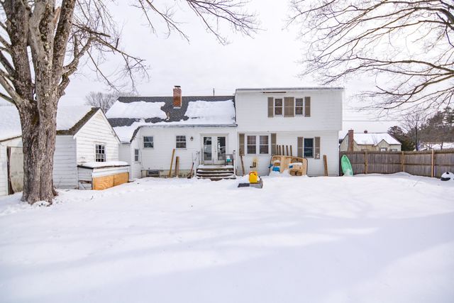 8 Lindy Avenue, Claremont, NH 03743