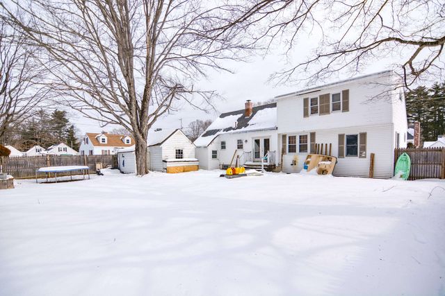 8 Lindy Avenue, Claremont, NH 03743