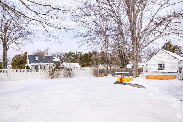 8 Lindy Avenue, Claremont, NH 03743