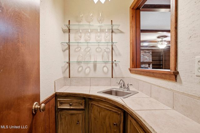 105 Brae Burn Drive, Jackson, MS 39211