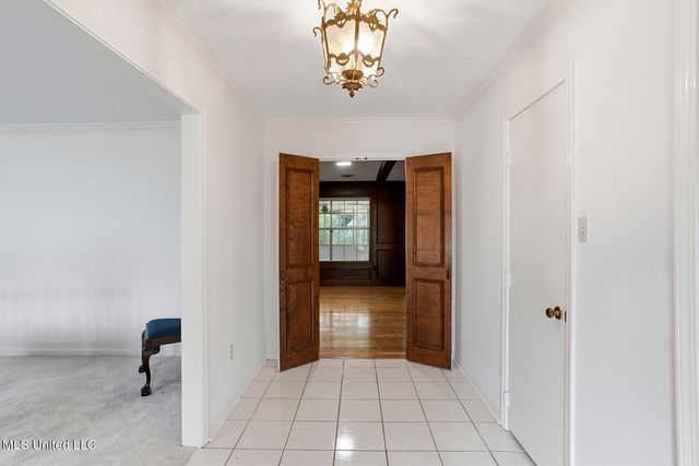 105 Brae Burn Drive, Jackson, MS 39211