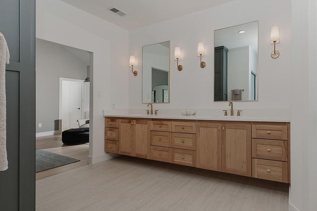 9 Paintedcup Court, The Woodlands, TX 77380