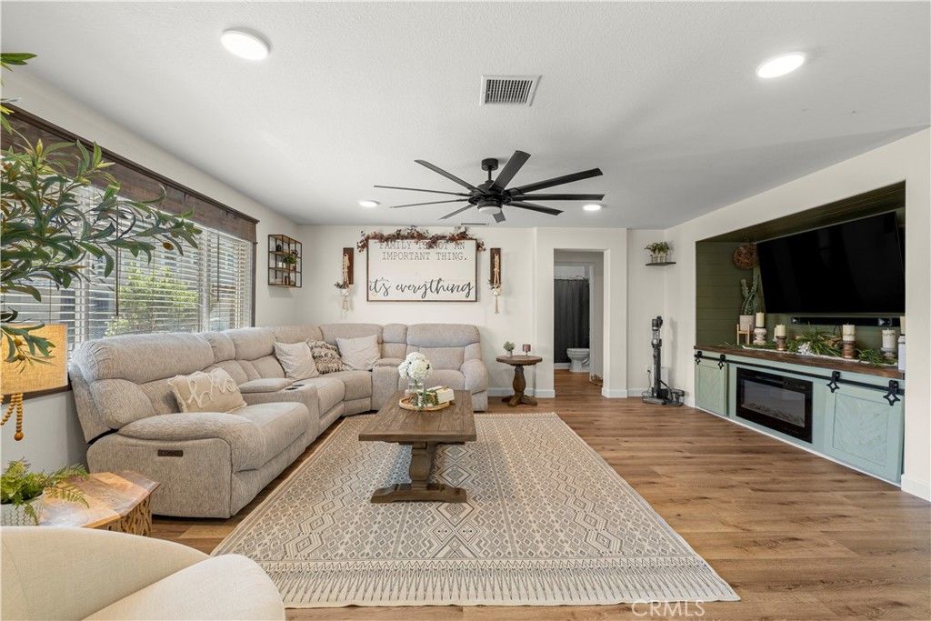 Image 16 of property listing at 229 Alverstone Street, Hemet, CA 92543