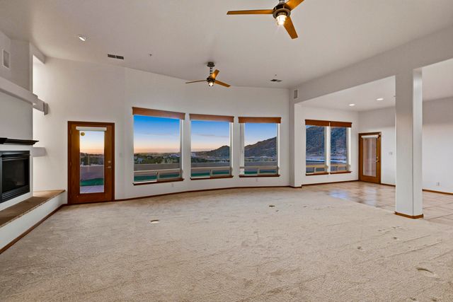 31 Desert Sky Road SE, Albuquerque, NM 87123