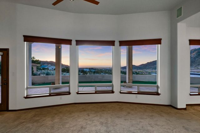 31 Desert Sky Road SE, Albuquerque, NM 87123