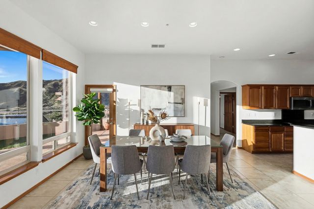 31 Desert Sky Road SE, Albuquerque, NM 87123