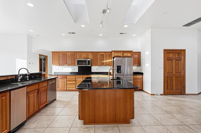 31 Desert Sky Road SE, Albuquerque, NM 87123