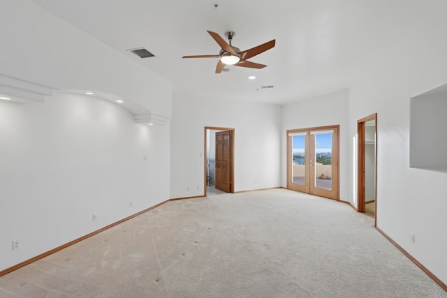 31 Desert Sky Road SE, Albuquerque, NM 87123