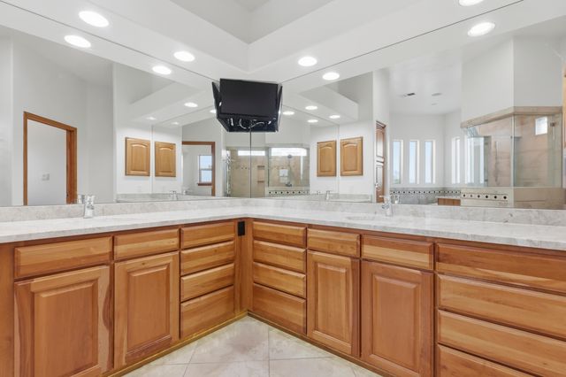 31 Desert Sky Road SE, Albuquerque, NM 87123