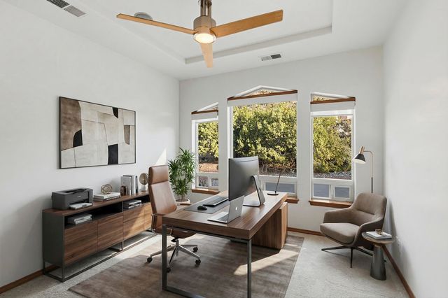 31 Desert Sky Road SE, Albuquerque, NM 87123