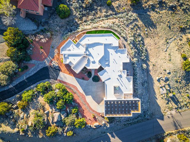 31 Desert Sky Road SE, Albuquerque, NM 87123