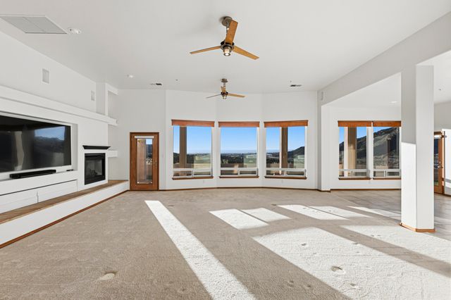 31 Desert Sky Road SE, Albuquerque, NM 87123