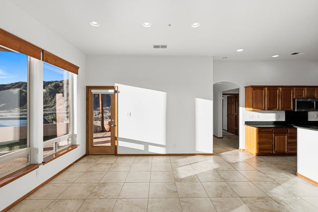 31 Desert Sky Road SE, Albuquerque, NM 87123