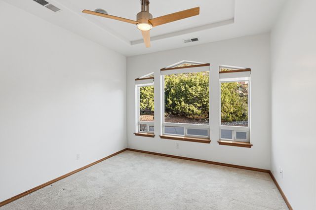 31 Desert Sky Road SE, Albuquerque, NM 87123