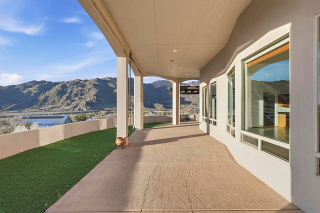 31 Desert Sky Road SE, Albuquerque, NM 87123