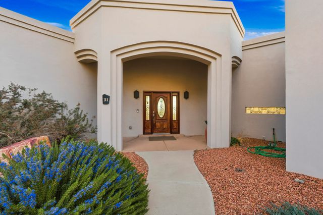 31 Desert Sky Road SE, Albuquerque, NM 87123