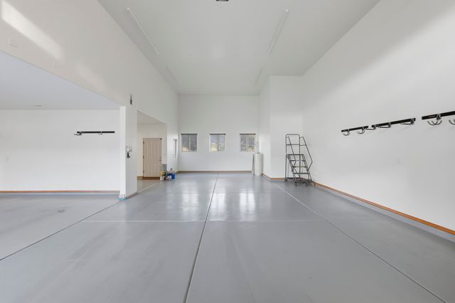 31 Desert Sky Road SE, Albuquerque, NM 87123