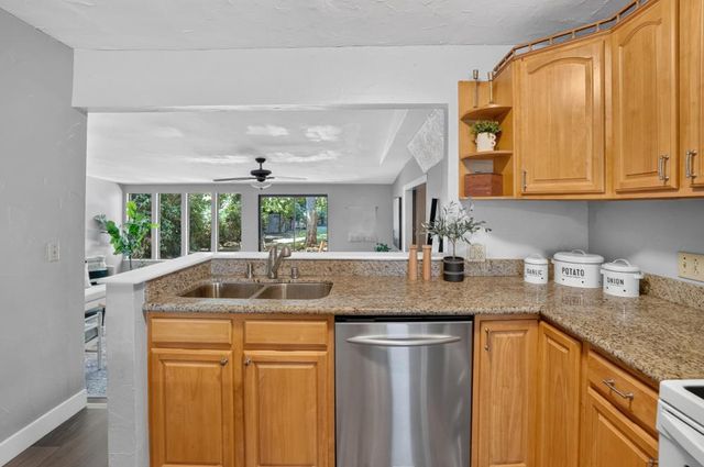 7001 Larkspur Ave, Citrus Heights, CA 95610