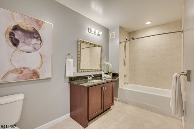 1 Carriage City Plz 1215, Rahway City, NJ 07065