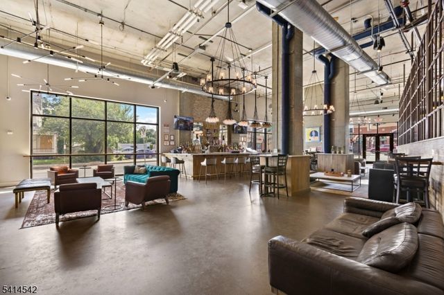 1 Carriage City Plz 1215, Rahway City, NJ 07065