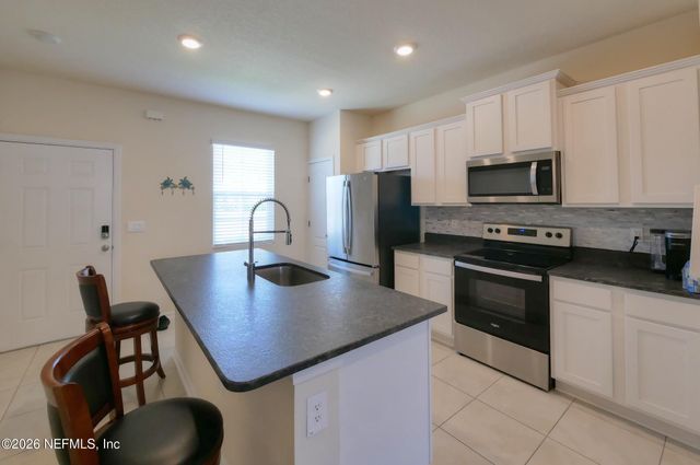 648 YELLOW OAKS Lane, Orange Park, FL 32065