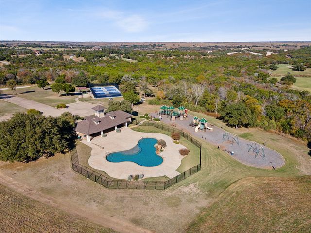 7301 Retreat Boulevard, Cleburne, TX 76033
