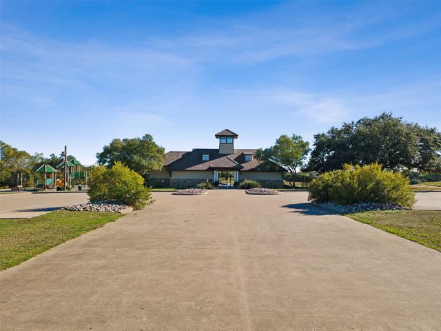 7301 Retreat Boulevard, Cleburne, TX 76033