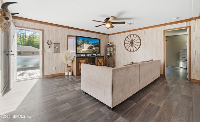 2435 RANGE LINE Road, Middleburg, FL 32068