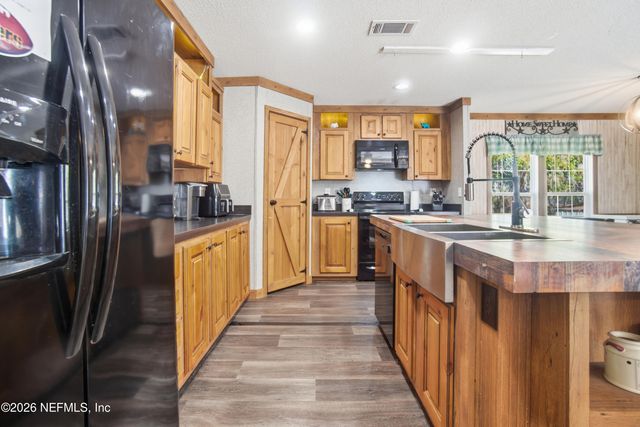 2435 RANGE LINE Road, Middleburg, FL 32068