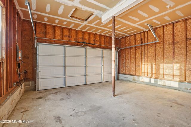 6 Hummingbird Way, Jackson, NJ 08527