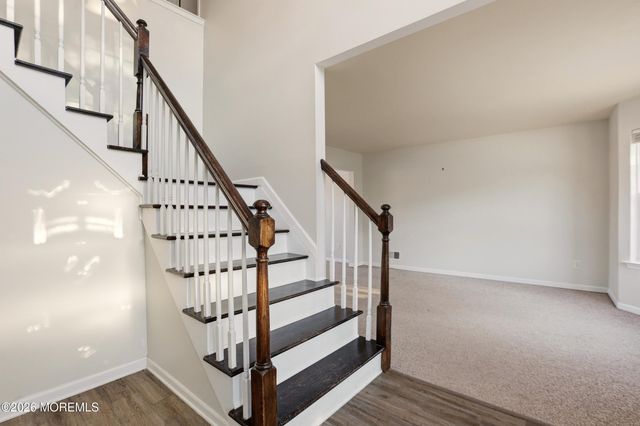 6 Hummingbird Way, Jackson, NJ 08527