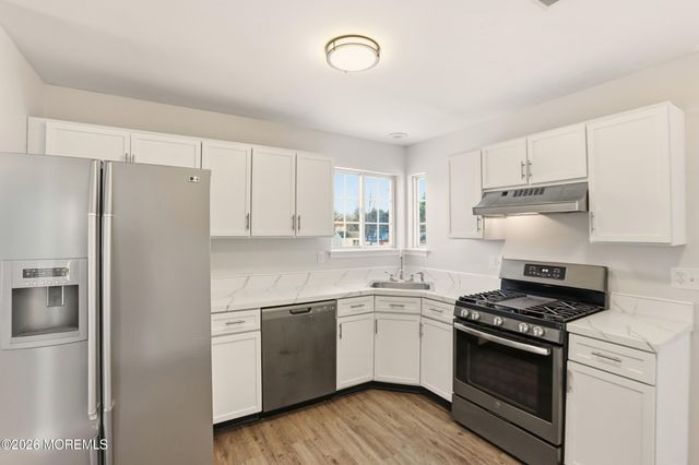 6 Hummingbird Way, Jackson, NJ 08527