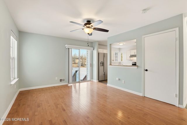 6 Hummingbird Way, Jackson, NJ 08527