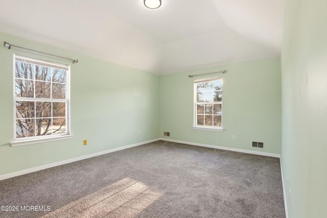 6 Hummingbird Way, Jackson, NJ 08527