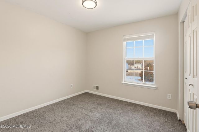 6 Hummingbird Way, Jackson, NJ 08527