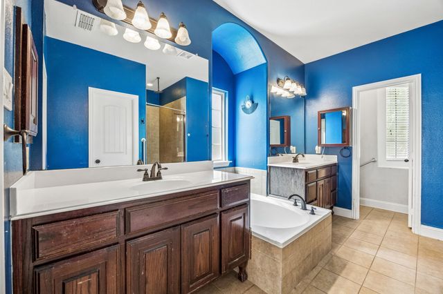 1000 Haley Court, Savannah, TX 76227