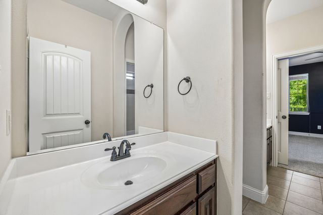 1000 Haley Court, Savannah, TX 76227