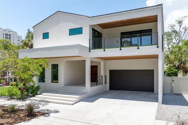 1681 OAK STREET, Sarasota, FL 34236